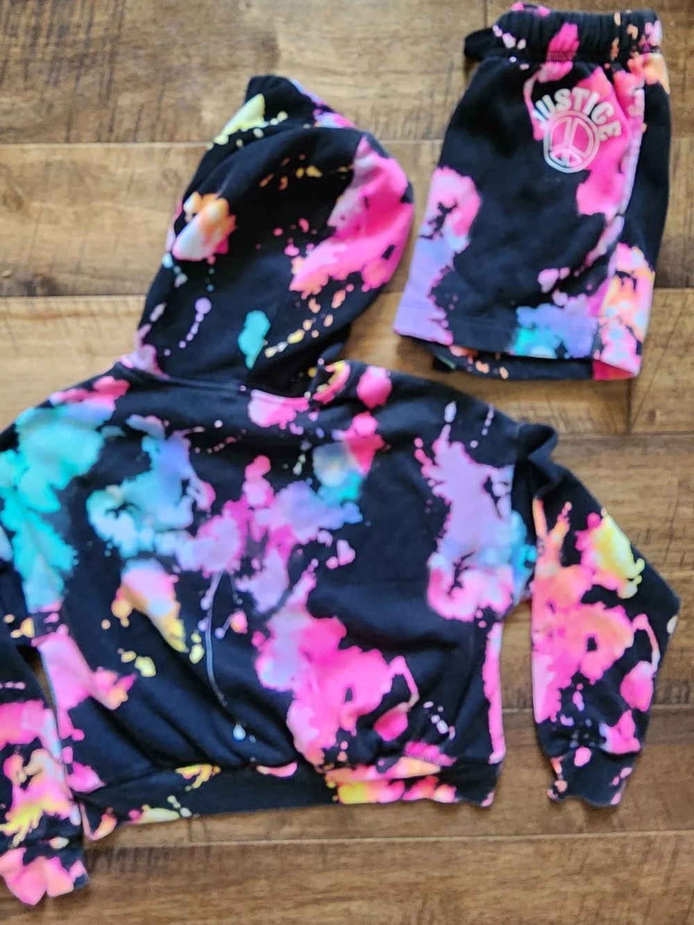 Justice Girls' Black Tie-Dye And Paint Splatter Hoodie & Shorts Set - Picture 5 of 7